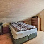 Beach Front Home In Torvikbygd With Wifi בית נופש *