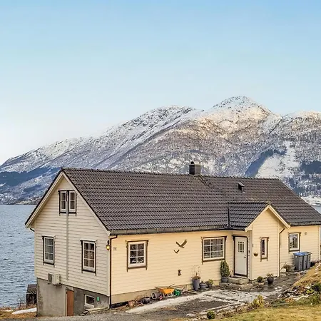 4 Bedroom Awesome In Torvikbygd Holiday home
