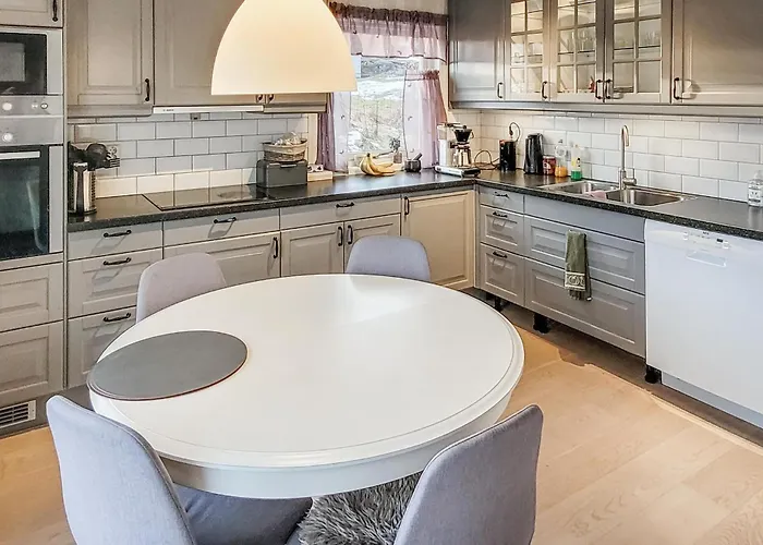 Ferienhaus 4 Bedroom Awesome In Torvikbygd