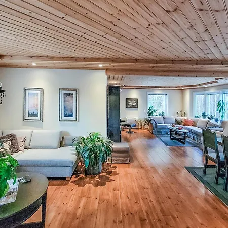 4 Bedroom Awesome In Torvikbygd *